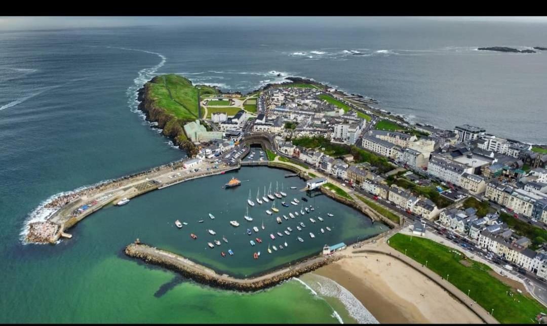 Avarest House Bb Adults Only Portrush Bagian luar foto