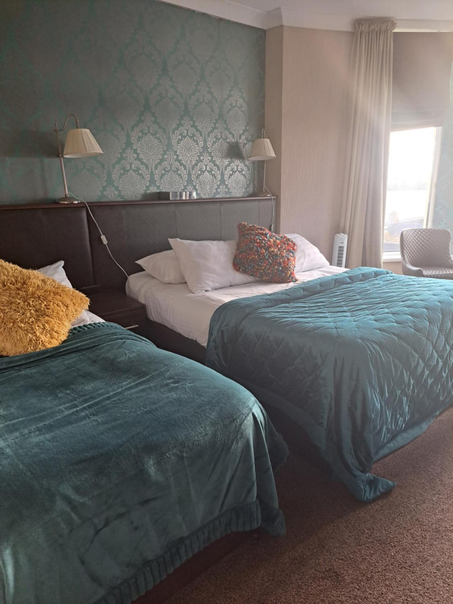 Avarest House Bb Adults Only Portrush Bagian luar foto