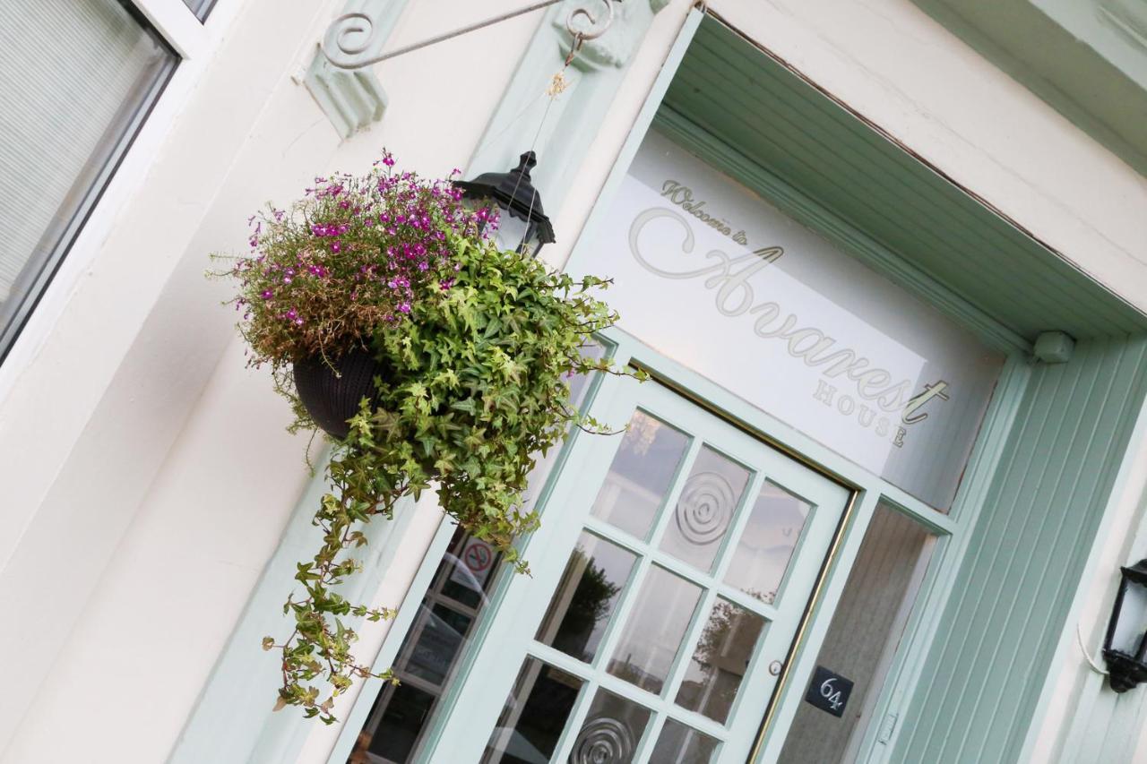 Avarest House Bb Adults Only Portrush Bagian luar foto