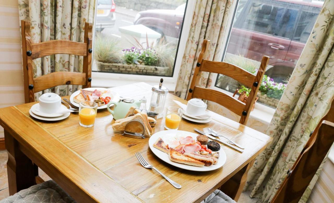 Avarest House Bb Adults Only Portrush Bagian luar foto