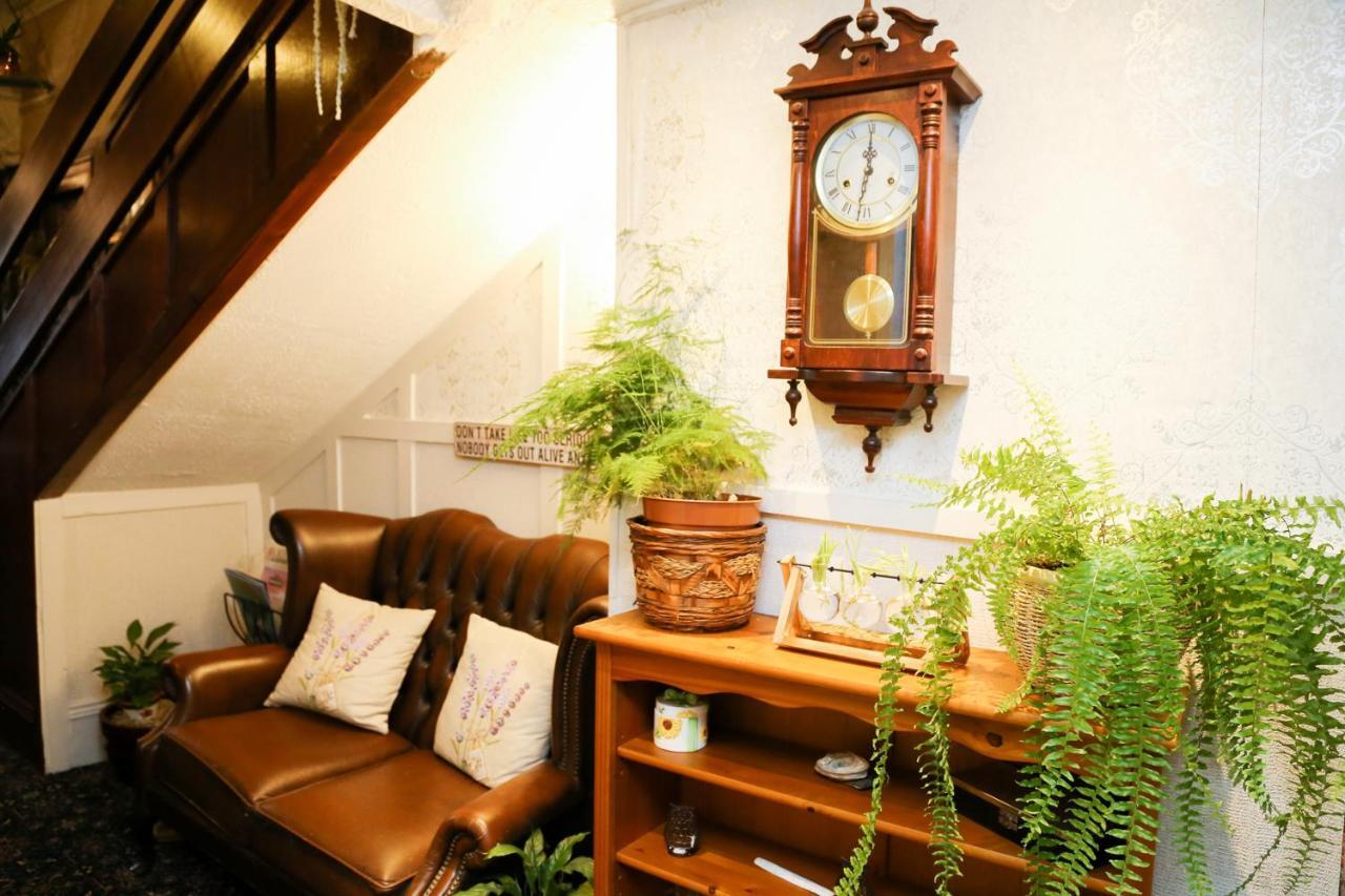 Avarest House Bb Adults Only Portrush Bagian luar foto