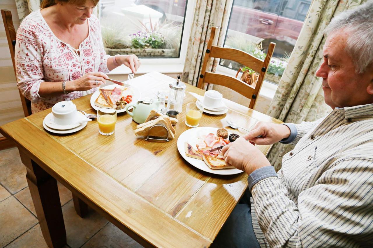 Avarest House Bb Adults Only Portrush Bagian luar foto