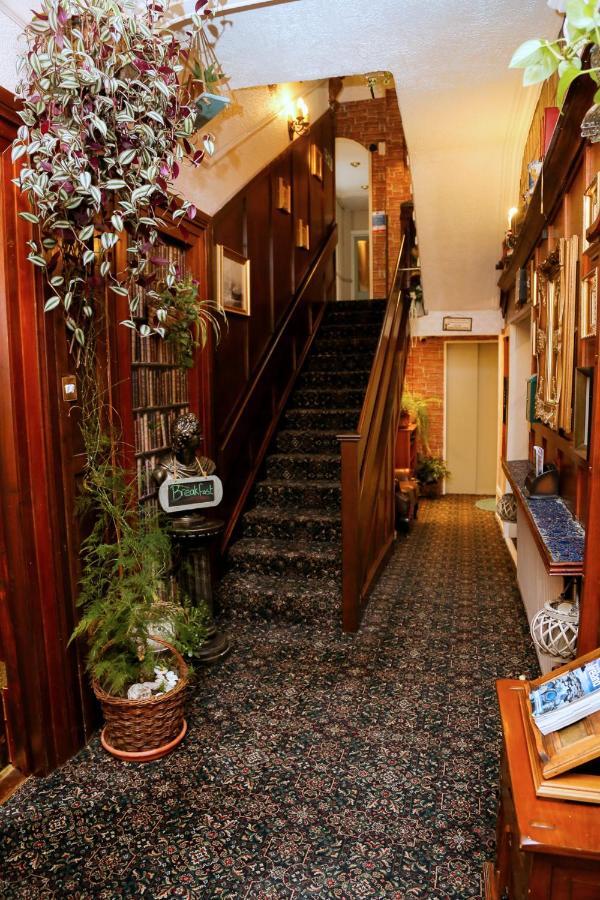 Avarest House Bb Adults Only Portrush Bagian luar foto