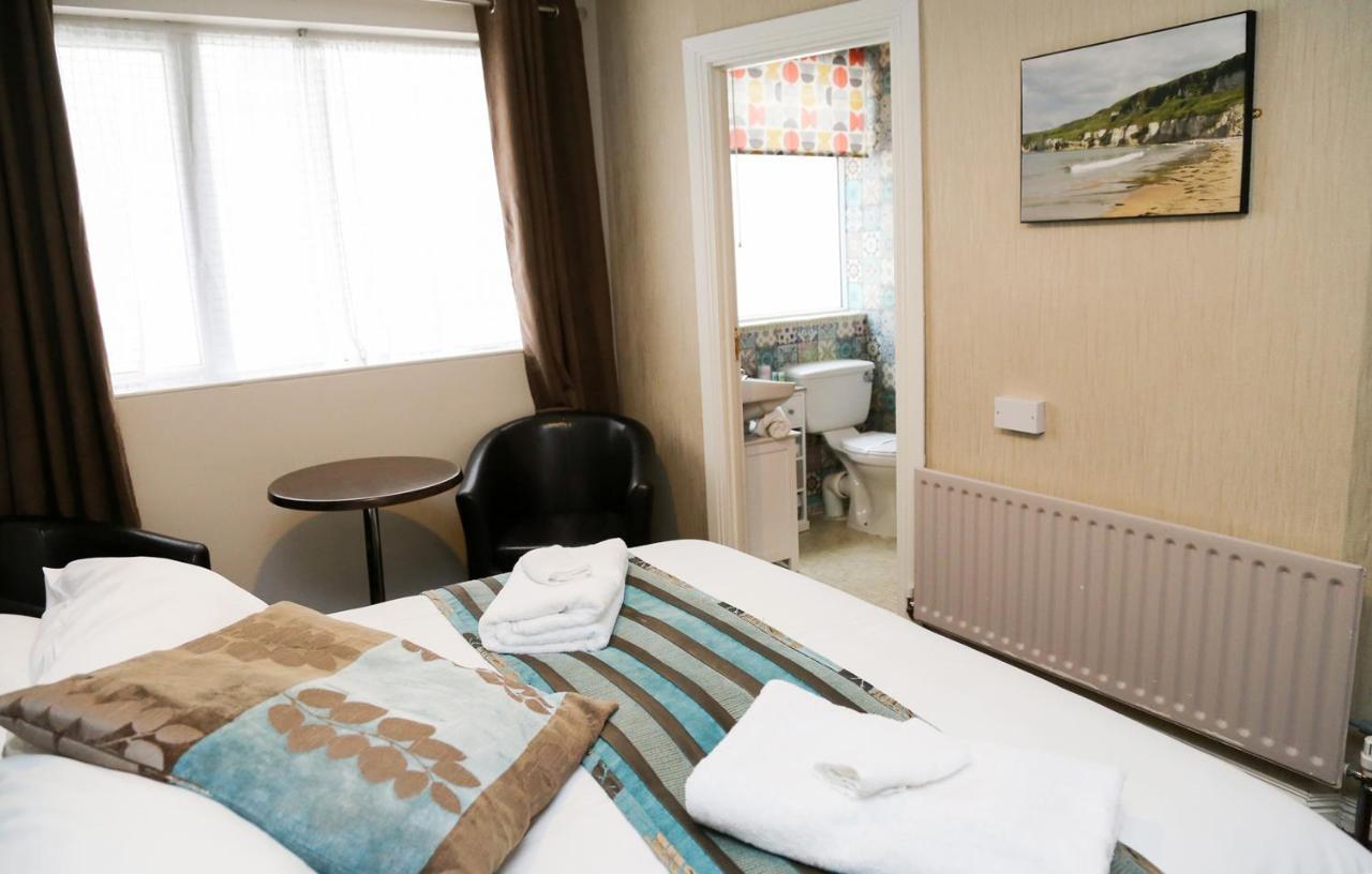 Avarest House Bb Adults Only Portrush Bagian luar foto